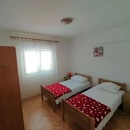 Bor Apartment